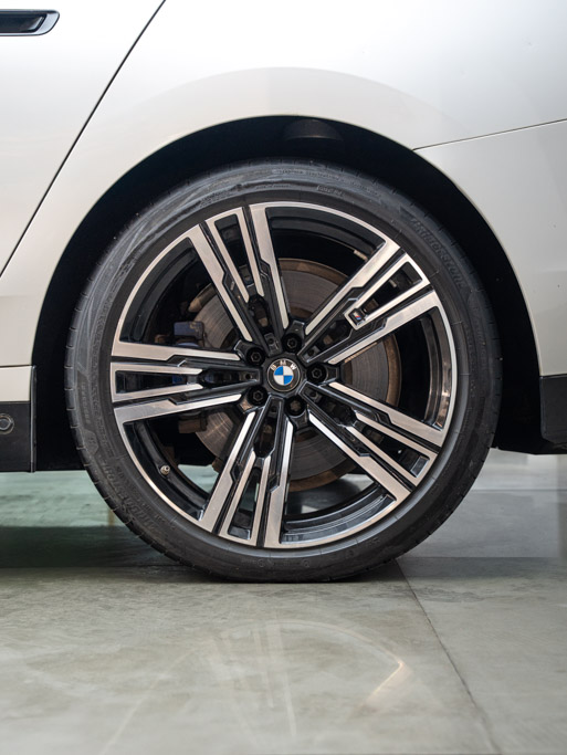 BMW i7 edrive50 M Sport Exterior Image