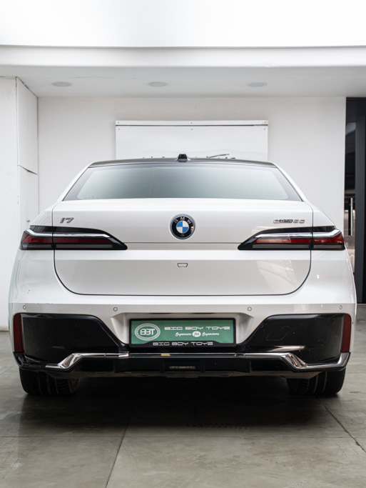BMW i7 edrive50 M Sport Exterior Image