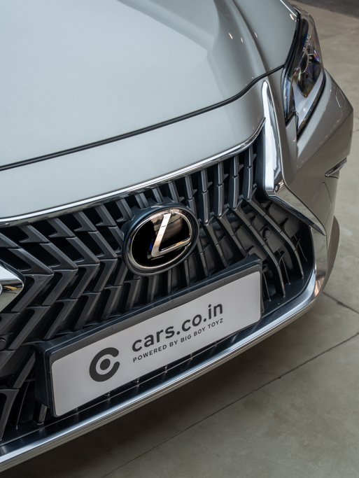 Lexus ES300h Exquisite Exterior Image