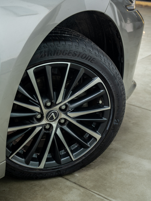 Lexus ES300h Exquisite Exterior Image