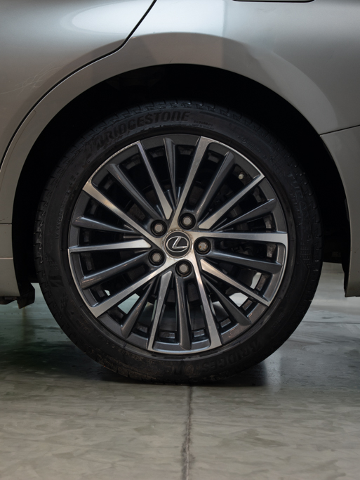 Lexus ES300h Exquisite Exterior Image