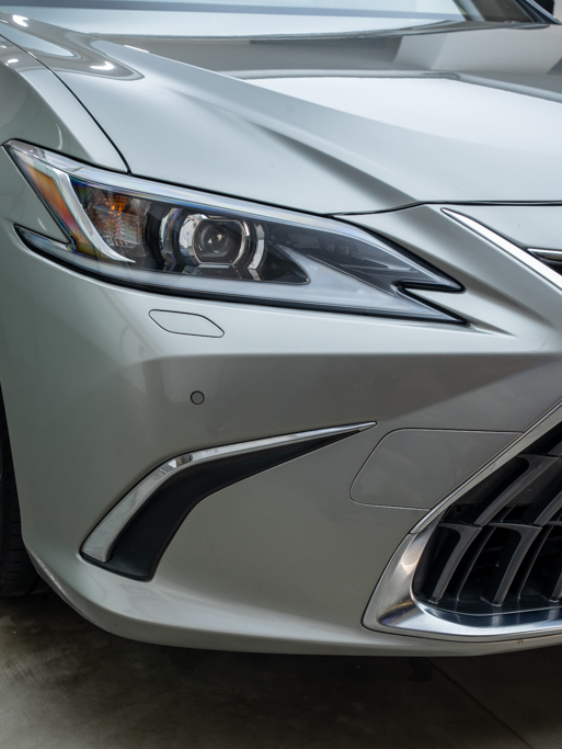 Lexus ES300h Exquisite Exterior Image