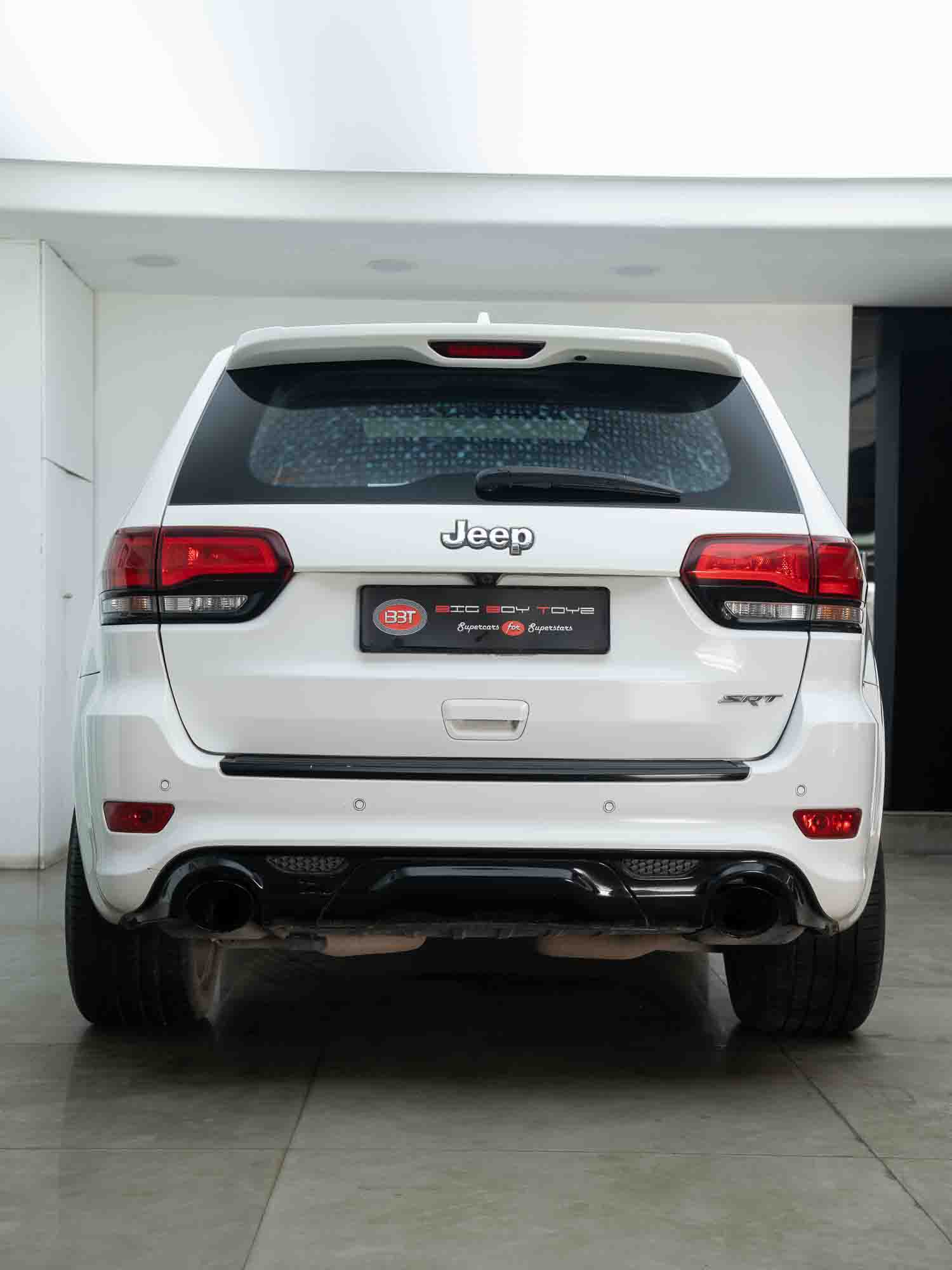 Jeep Grand Cherokee SRT Exterior Image