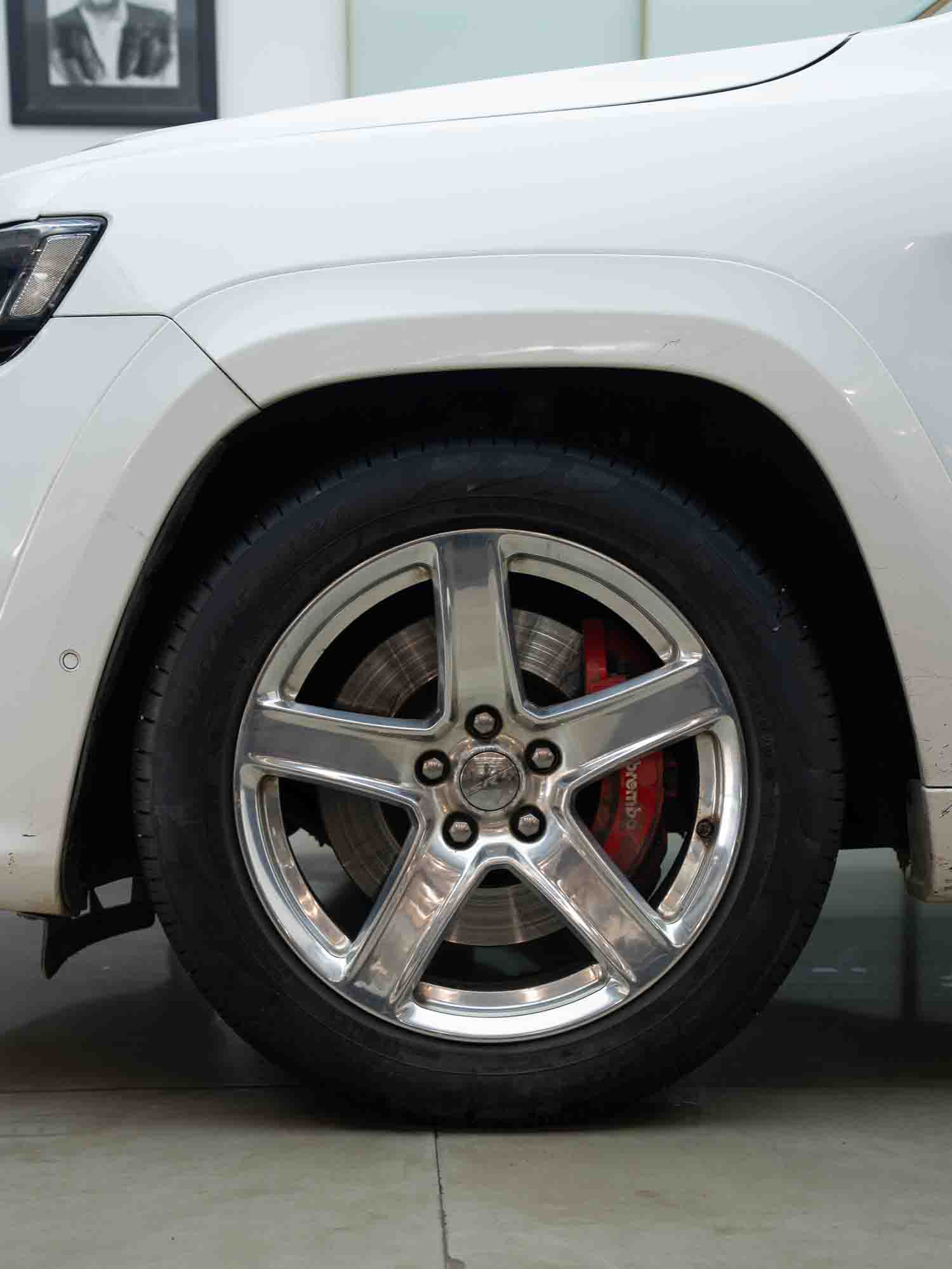 Jeep Grand Cherokee SRT Exterior Image