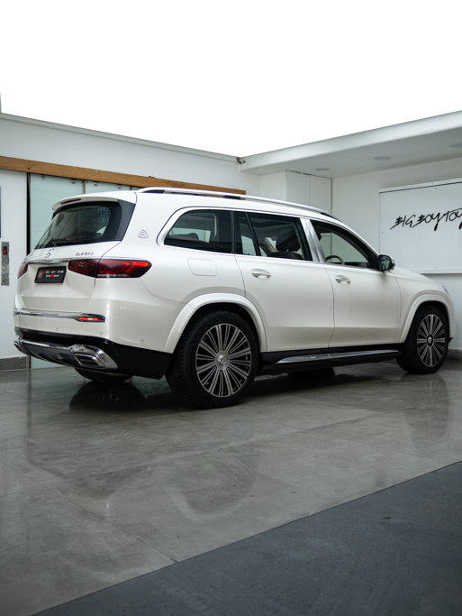 Mercedes Maybach GLS 600 4matic+ Exterior Image