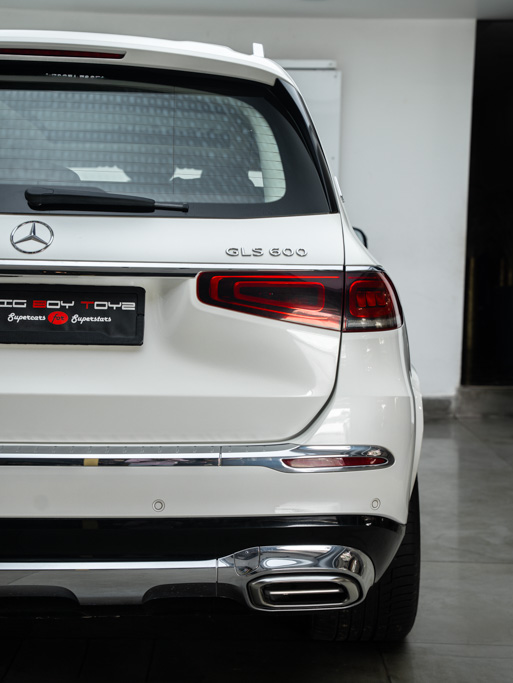 Mercedes Maybach GLS 600 4matic+ Exterior Image