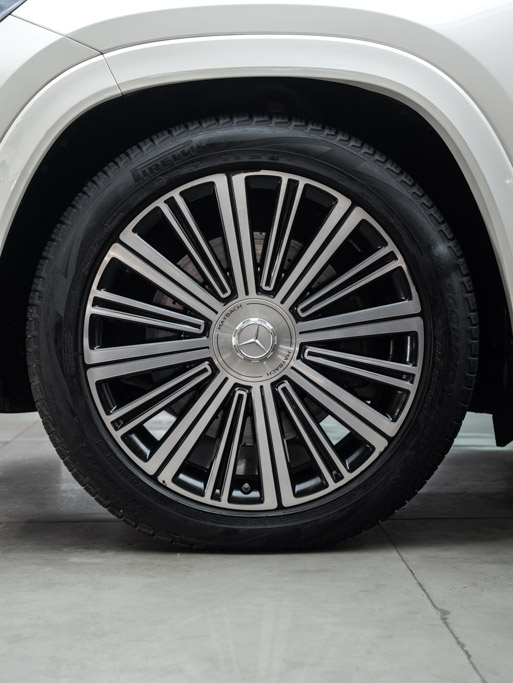 Mercedes Maybach GLS 600 4matic+ Exterior Image