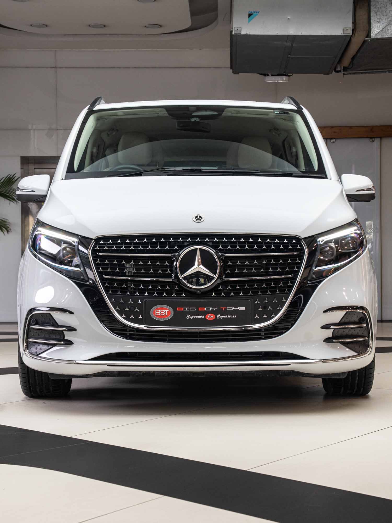 Mercedes Benz V300 Mild Hybrid 
