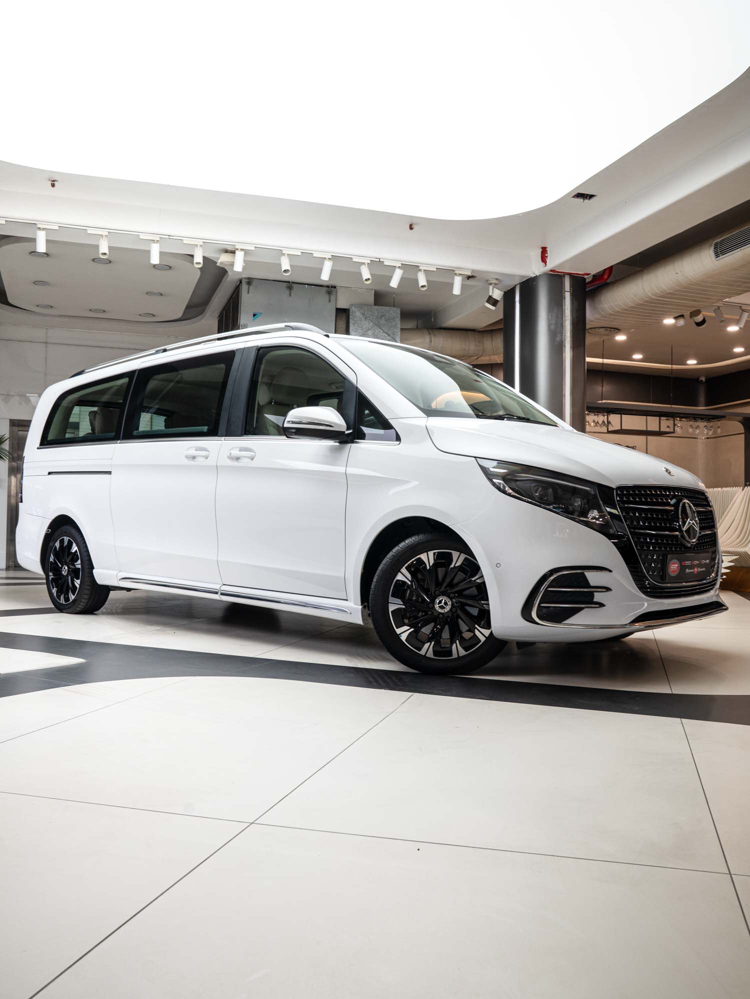 Mercedes Benz V300 Mild Hybrid 