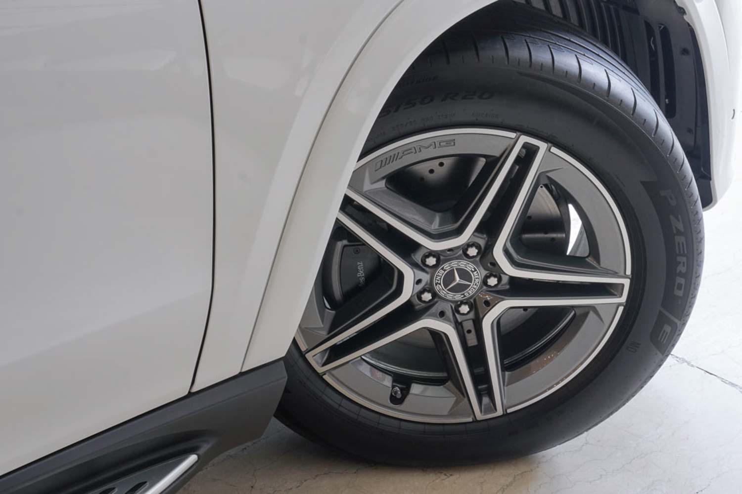 Mercedes Benz GLE 450 AMG Line Exterior Image