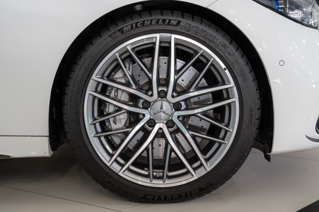 MERCEDES AMG C43 4MATIC Exterior Image