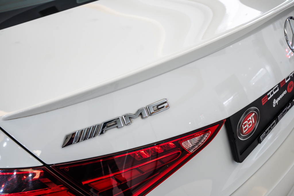 MERCEDES AMG C43 4MATIC Exterior Image