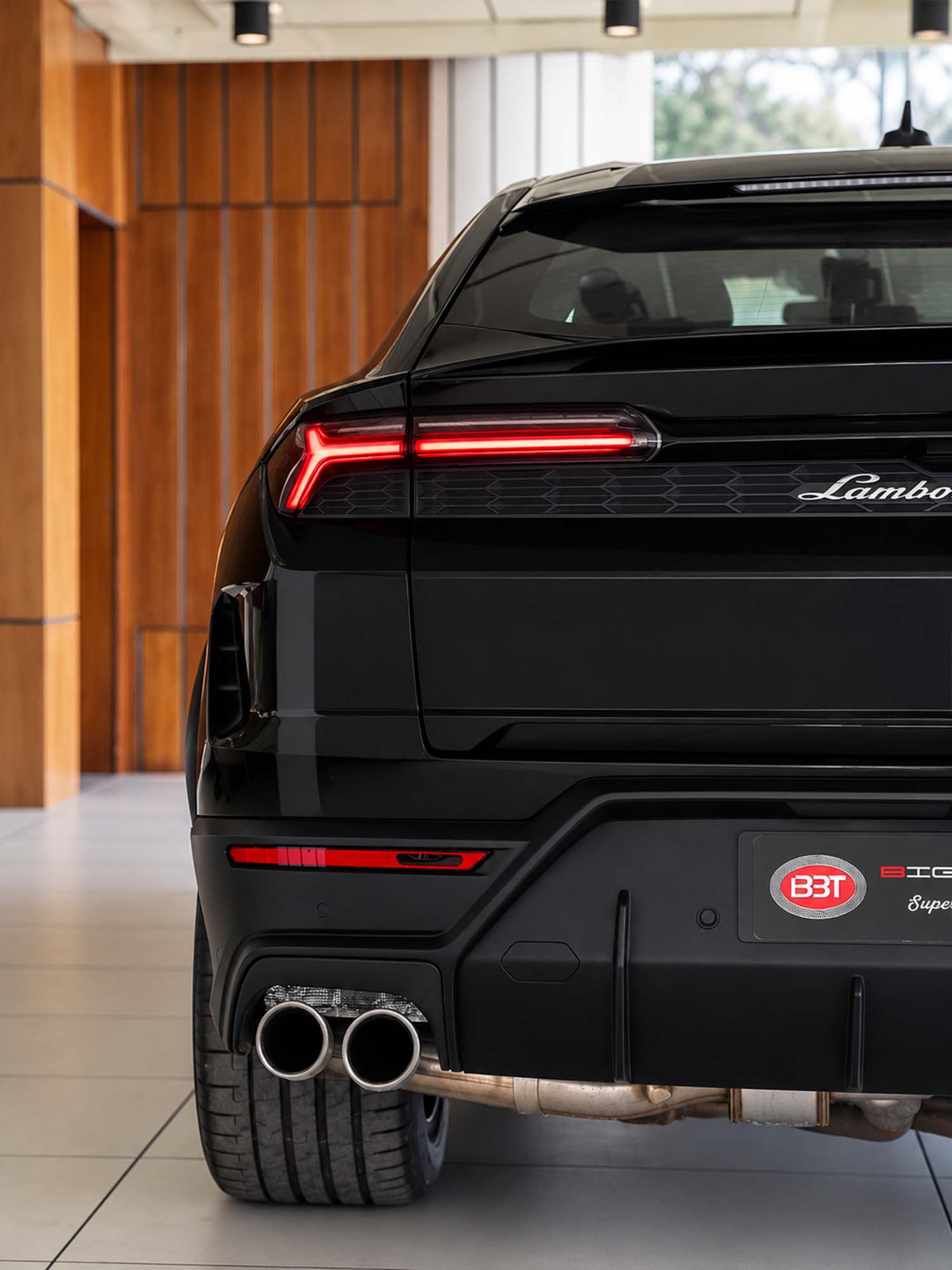 Lamborghini Urus SE Exterior Image