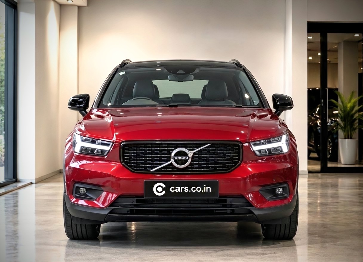 VOLVO XC40 T4 R-DESIGN
