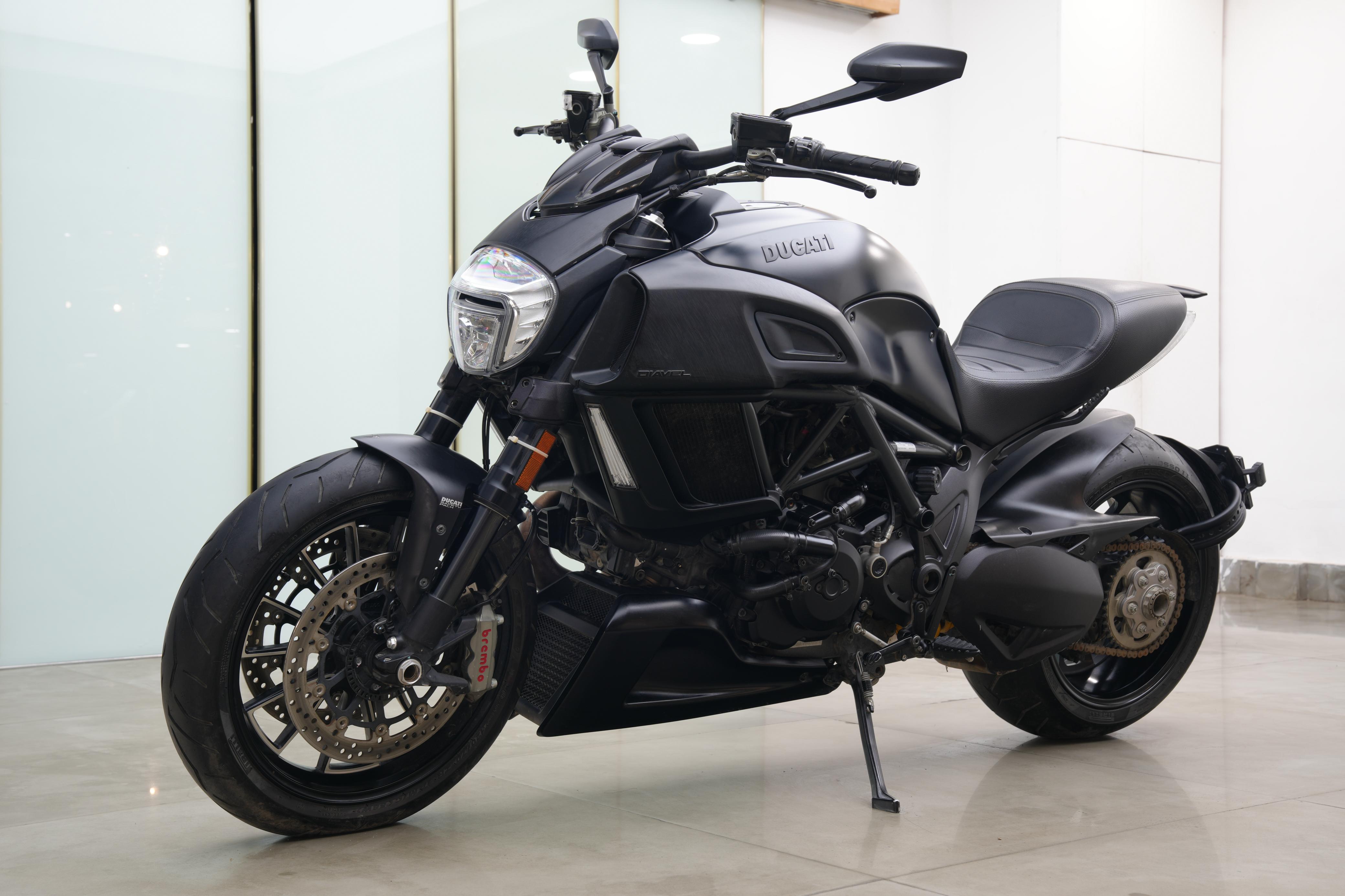 Ducati Diavel Dark Stealth