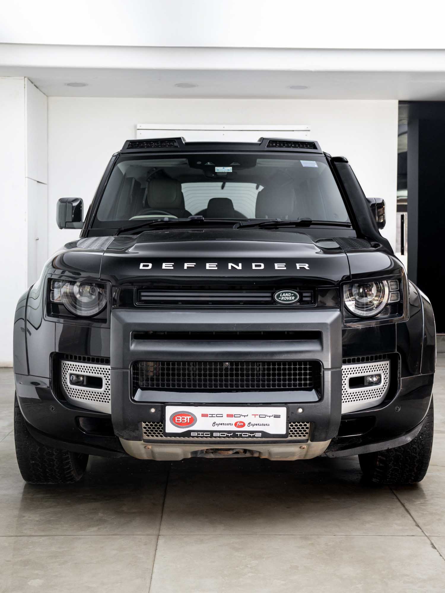 Defender 110 HSE Dynamic P300