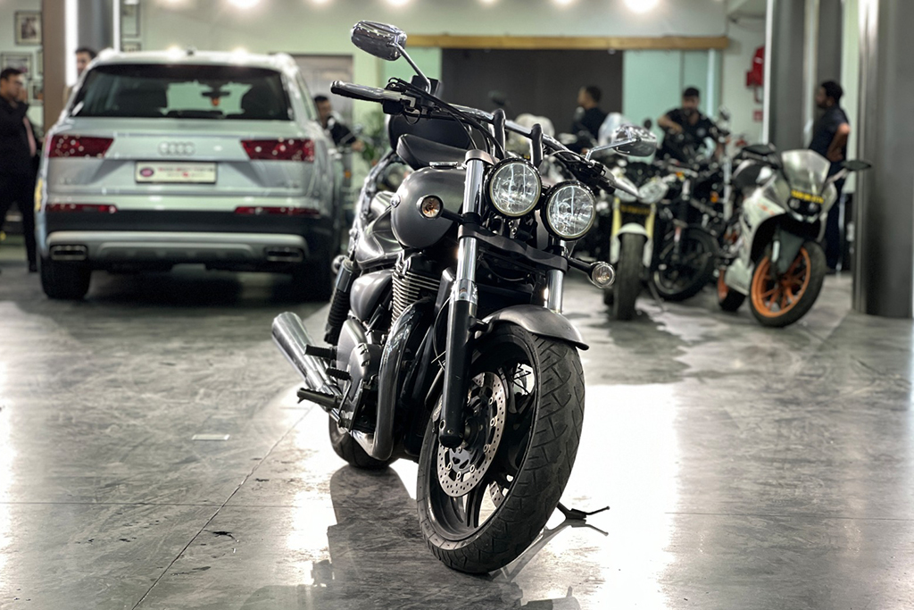 Triumph Thunderbird Storm